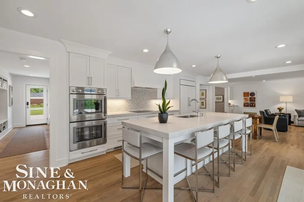 27 Shorecrest Circle Village Of Grosse Pointe Shores City MI 48236