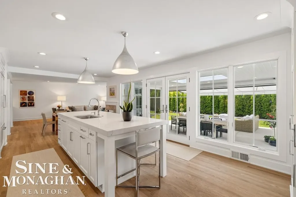 27 Shorecrest Circle Village Of Grosse Pointe Shores City MI 48236