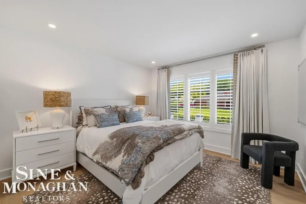27 Shorecrest Circle Village Of Grosse Pointe Shores City MI 48236