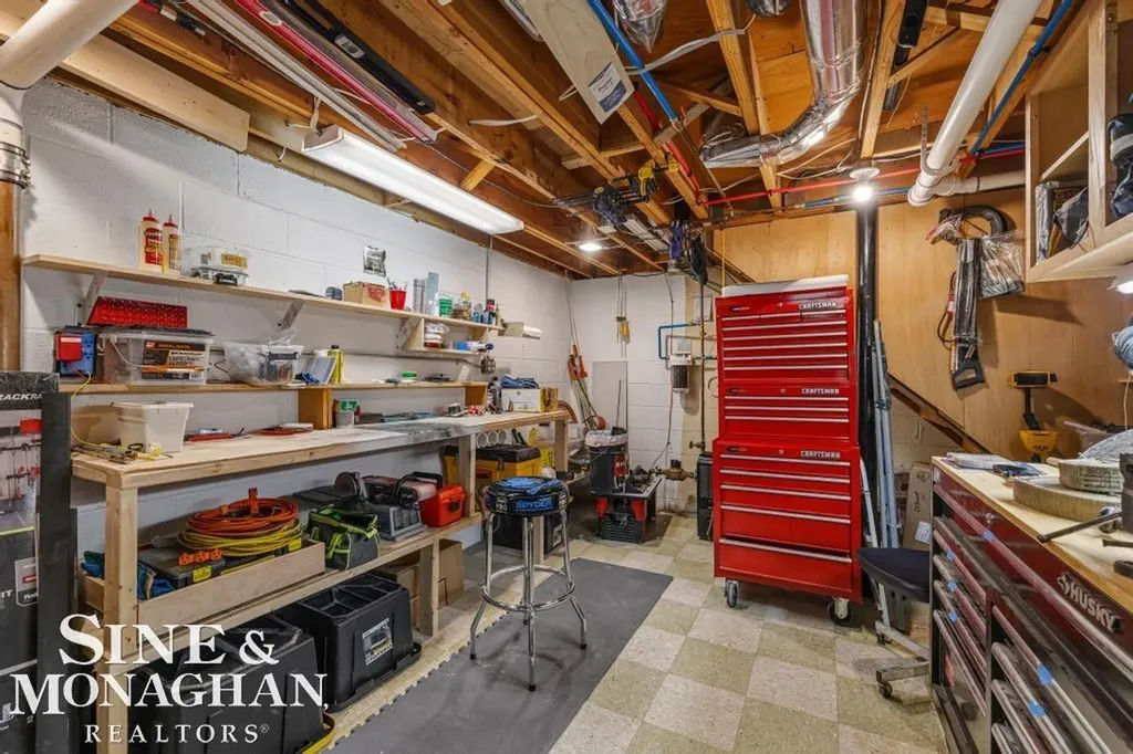27 Shorecrest Circle Village Of Grosse Pointe Shores City MI 48236