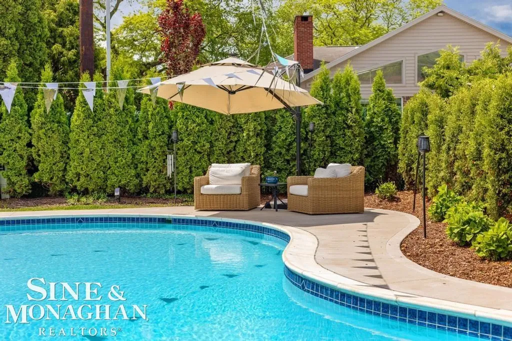 27 Shorecrest Circle Village Of Grosse Pointe Shores City MI 48236
