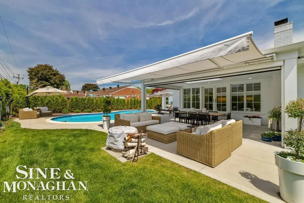 27 Shorecrest Circle Village Of Grosse Pointe Shores City MI 48236