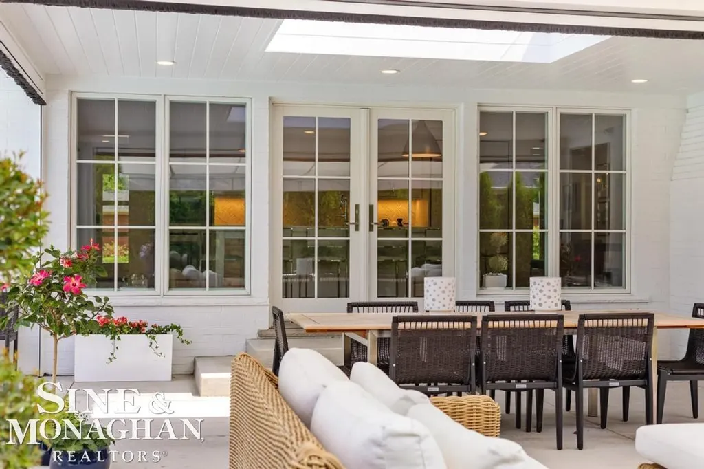 27 Shorecrest Circle Village Of Grosse Pointe Shores City MI 48236