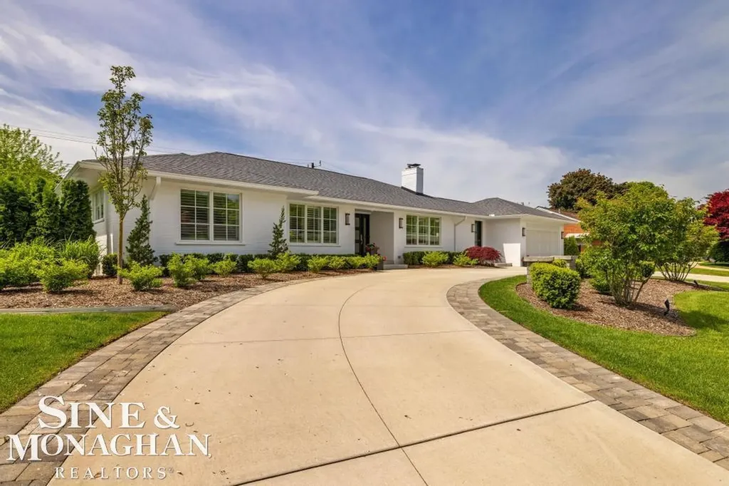 27 Shorecrest Circle Village Of Grosse Pointe Shores City MI 48236
