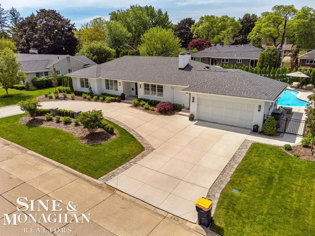 27 Shorecrest Circle Village Of Grosse Pointe Shores City MI 48236