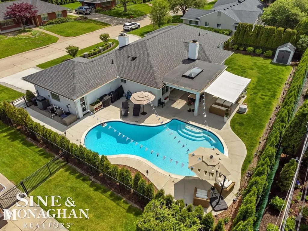 27 Shorecrest Circle Village Of Grosse Pointe Shores City MI 48236