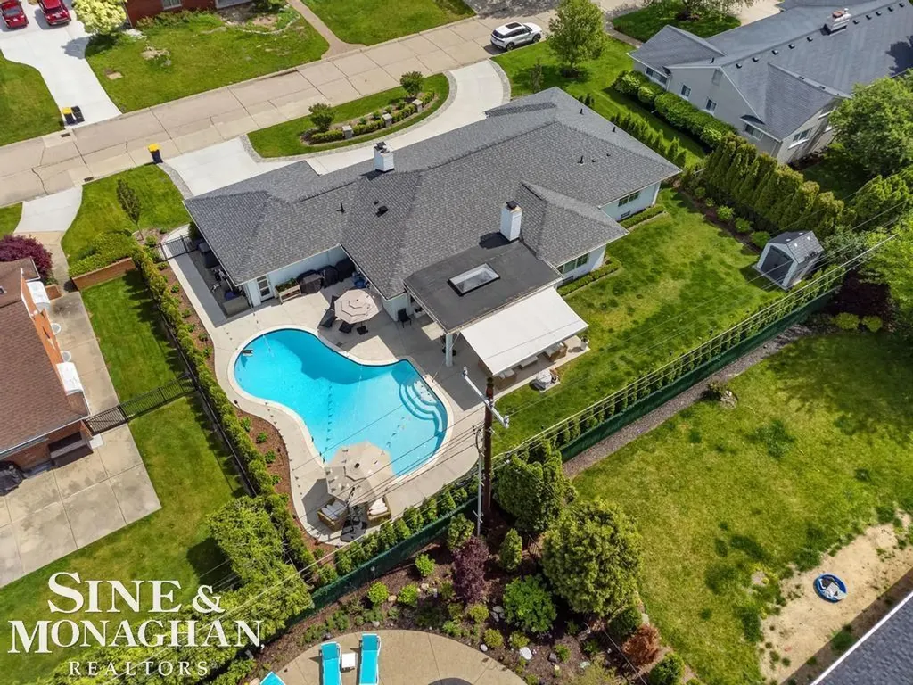 27 Shorecrest Circle Village Of Grosse Pointe Shores City MI 48236