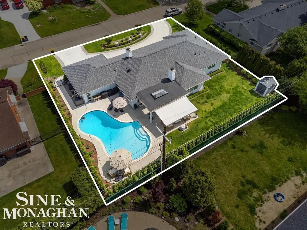 27 Shorecrest Circle Village Of Grosse Pointe Shores City MI 48236