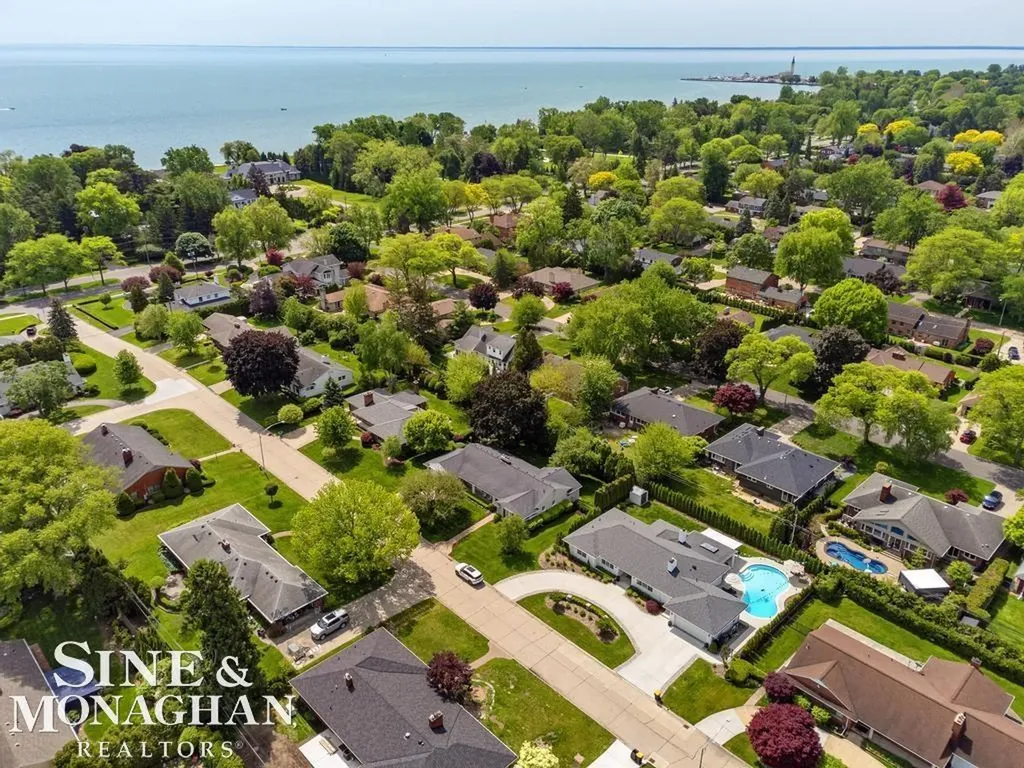 27 Shorecrest Circle Village Of Grosse Pointe Shores City MI 48236