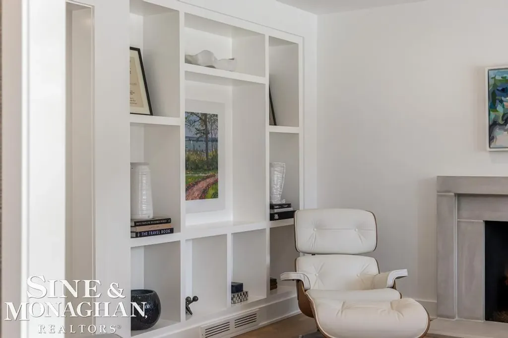 27 Shorecrest Circle Village Of Grosse Pointe Shores City MI 48236