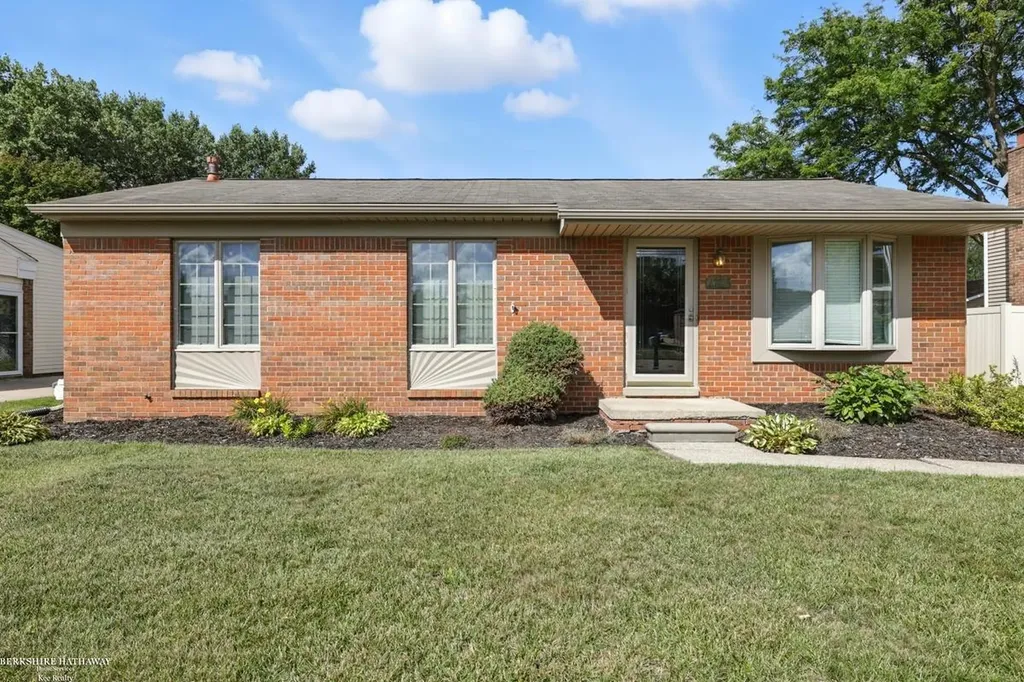 42011 Clayton Street Clinton Charter Township MI 48038