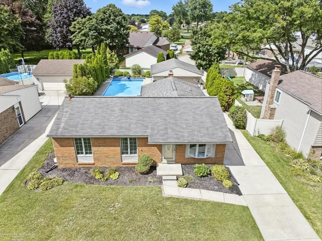 42011 Clayton Street Clinton Charter Township MI 48038