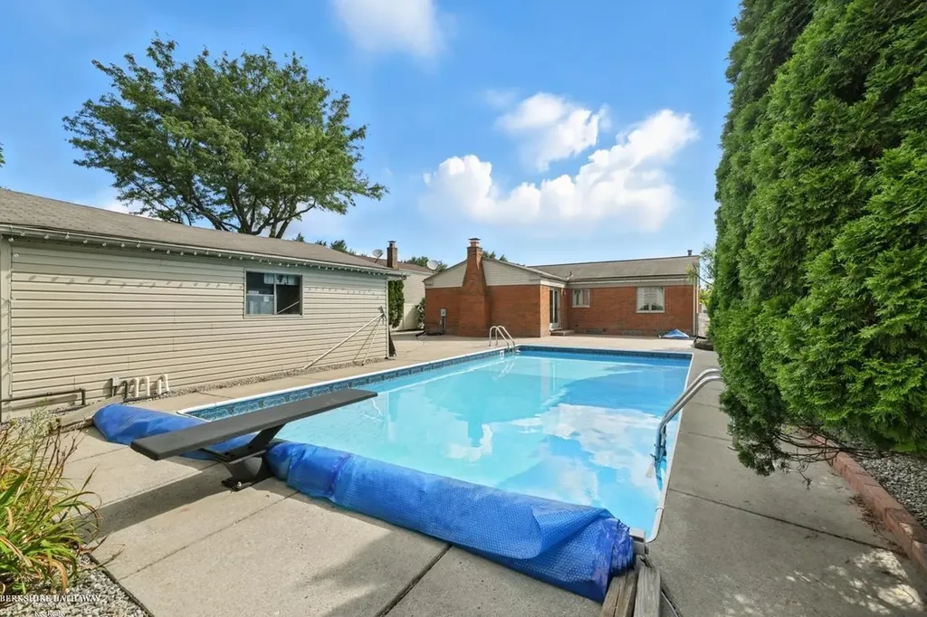 42011 Clayton Street Clinton Charter Township MI 48038