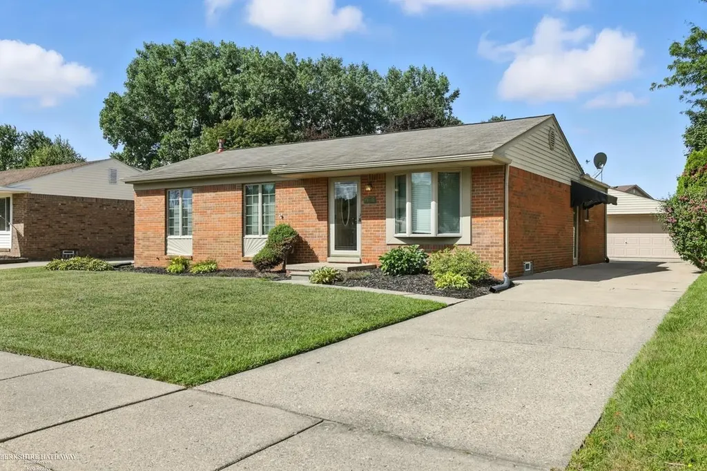 42011 Clayton Street Clinton Charter Township MI 48038