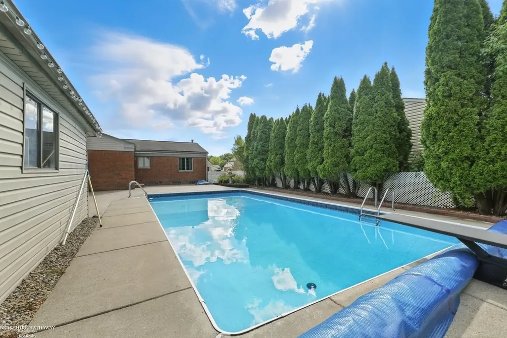 42011 Clayton Street Clinton Charter Township MI 48038
