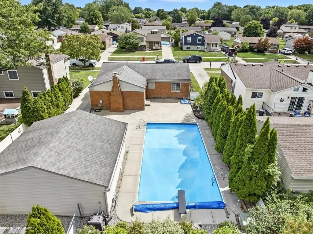 42011 Clayton Street Clinton Charter Township MI 48038