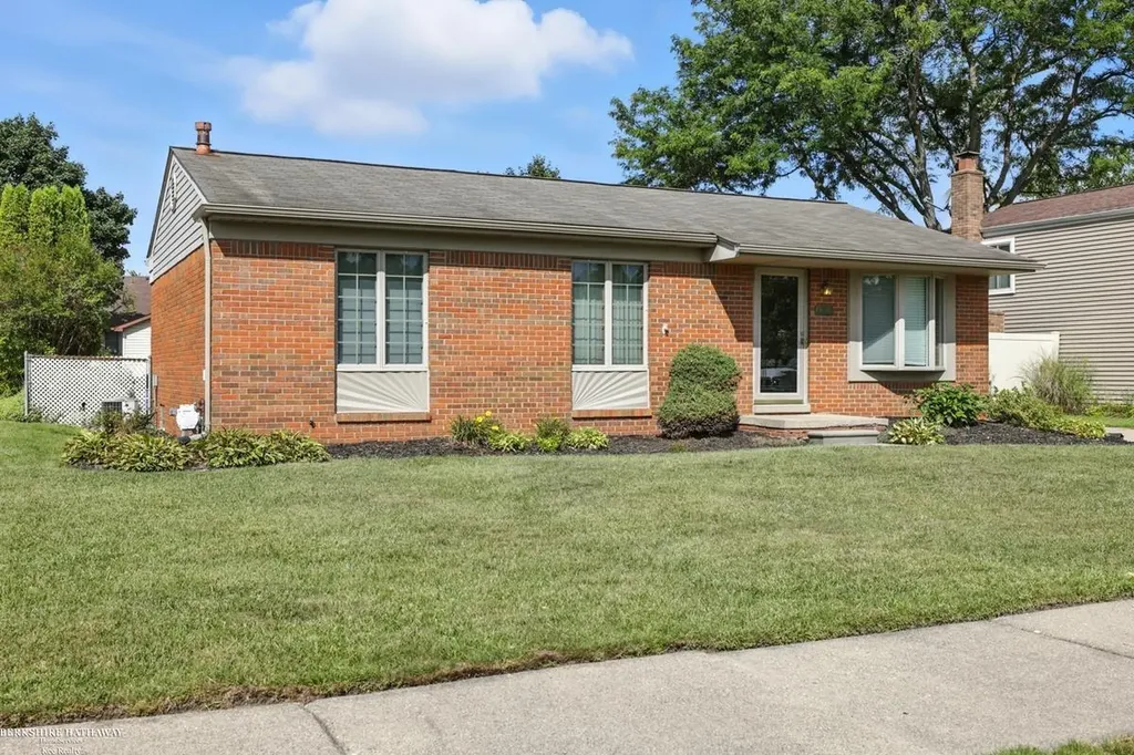 42011 Clayton Street Clinton Charter Township MI 48038