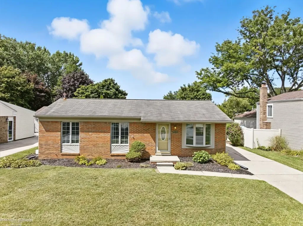 42011 Clayton Street Clinton Charter Township MI 48038