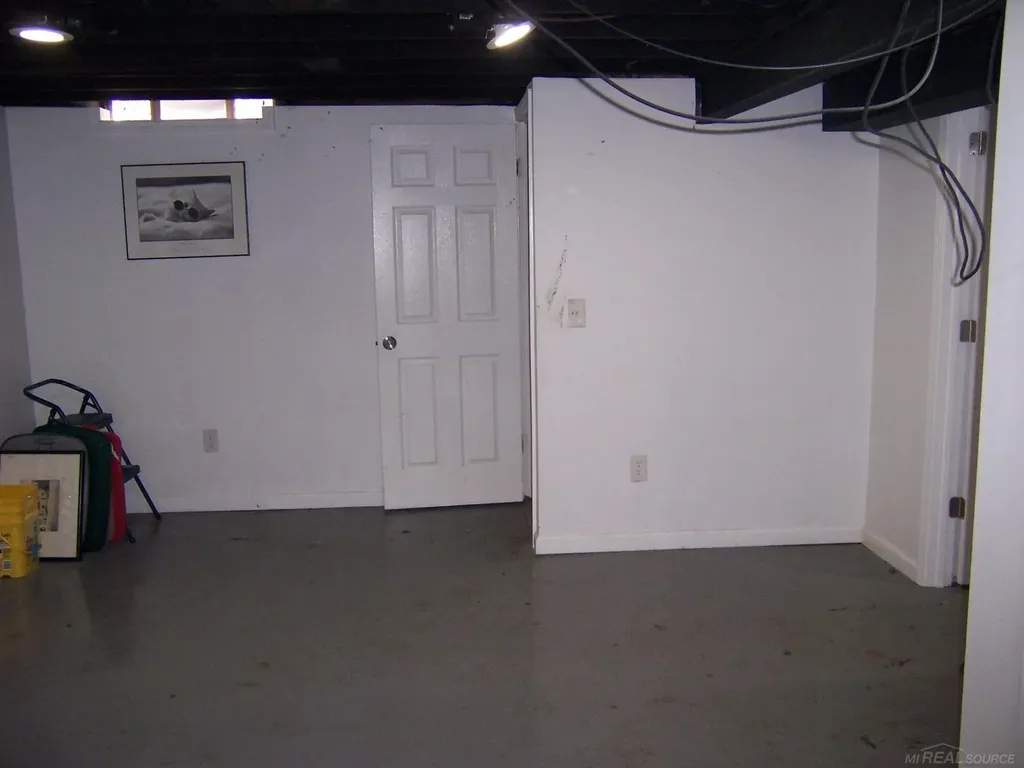 15959 Dugan Street Roseville City MI 48066