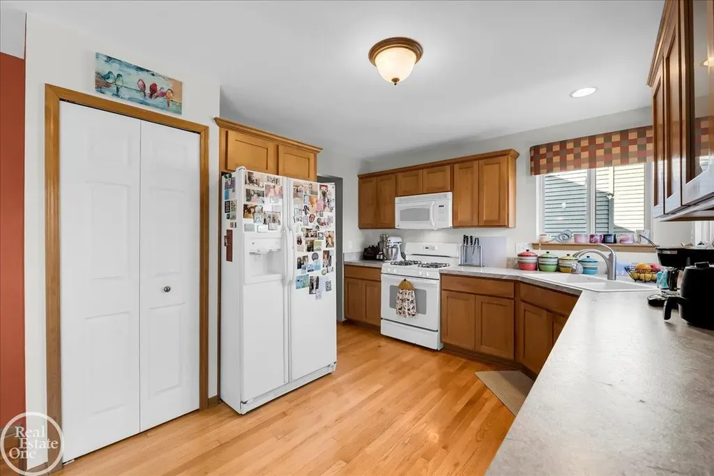 32058 Shadywood Drive Chesterfield Township MI 48047