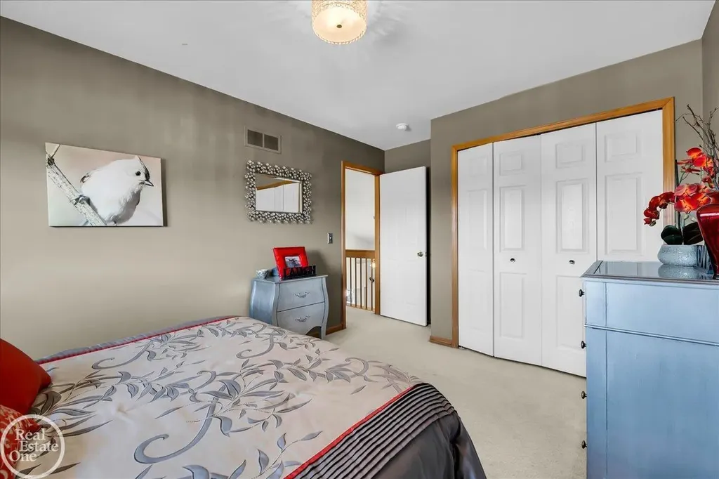 32058 Shadywood Drive Chesterfield Township MI 48047