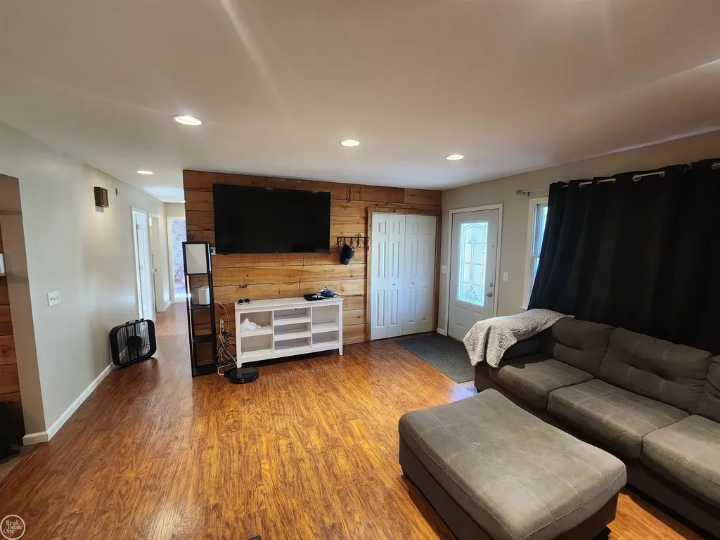2919 Eastland Drive Port Huron Charter Township MI 48060