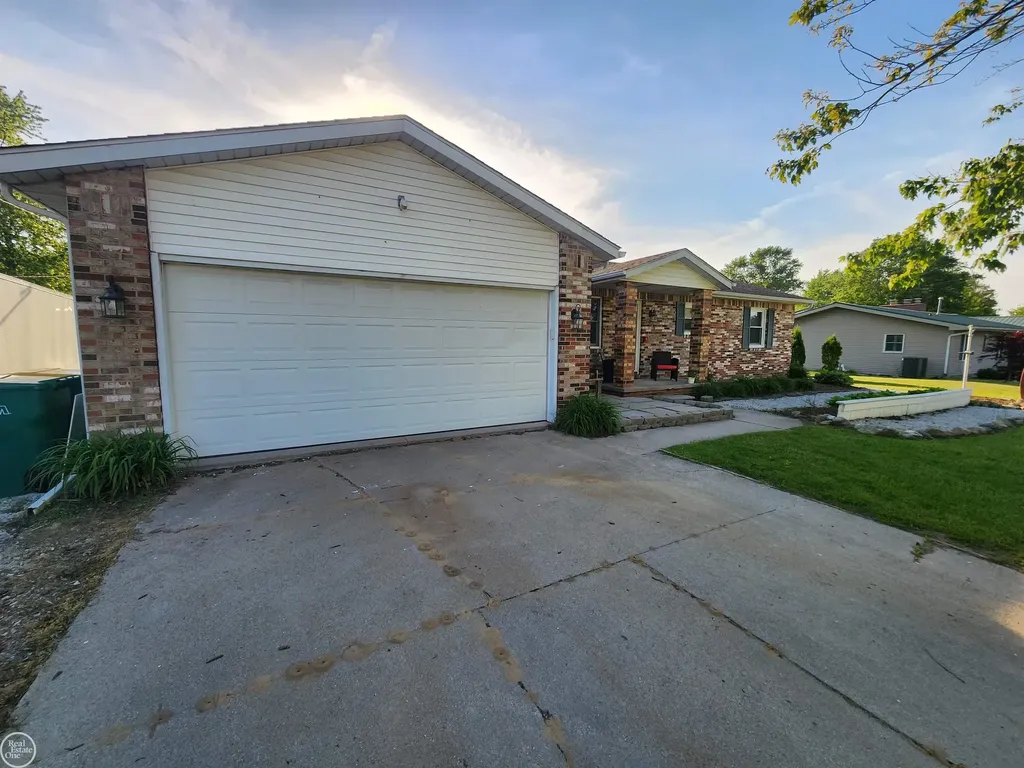 2919 Eastland Drive Port Huron Charter Township MI 48060