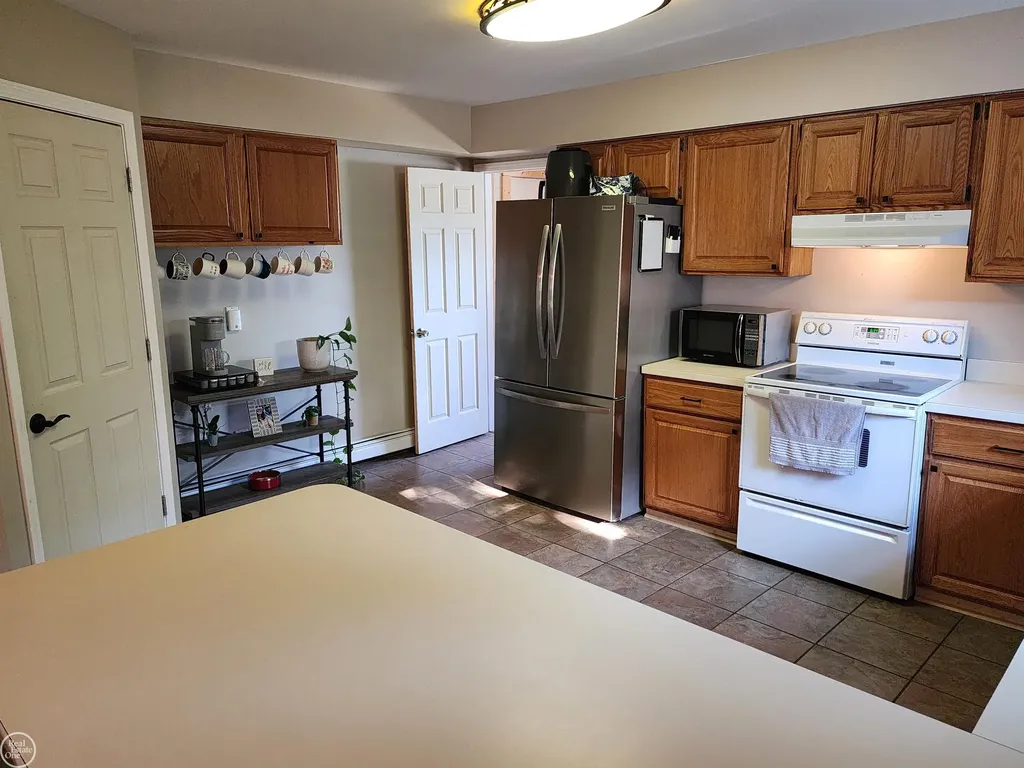 2919 Eastland Drive Port Huron Charter Township MI 48060