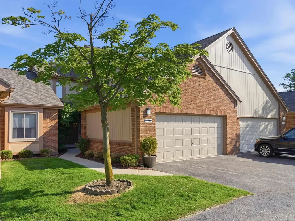 46860 High Meadows Court Macomb Township MI 48044