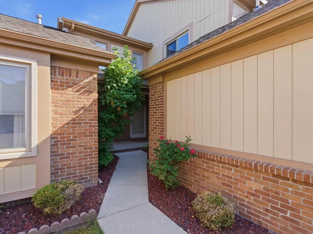 46860 High Meadows Court Macomb Township MI 48044