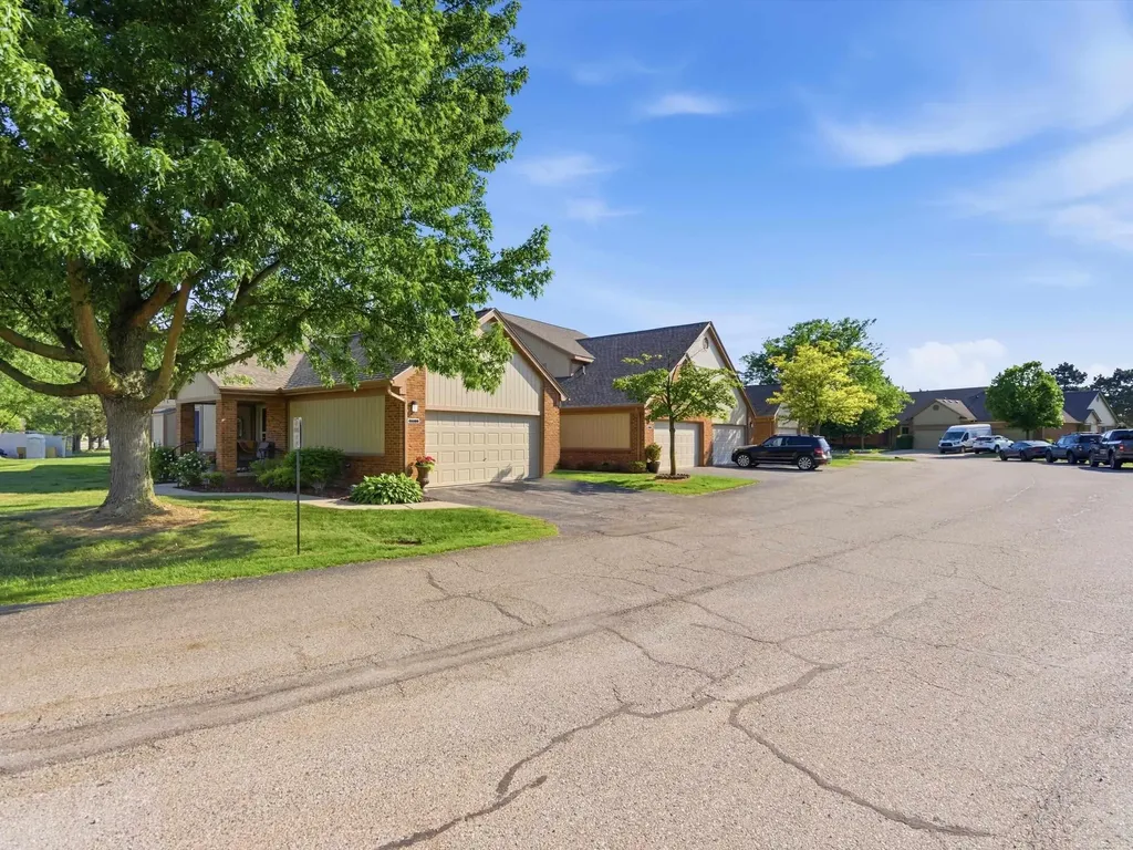 46860 High Meadows Court Macomb Township MI 48044