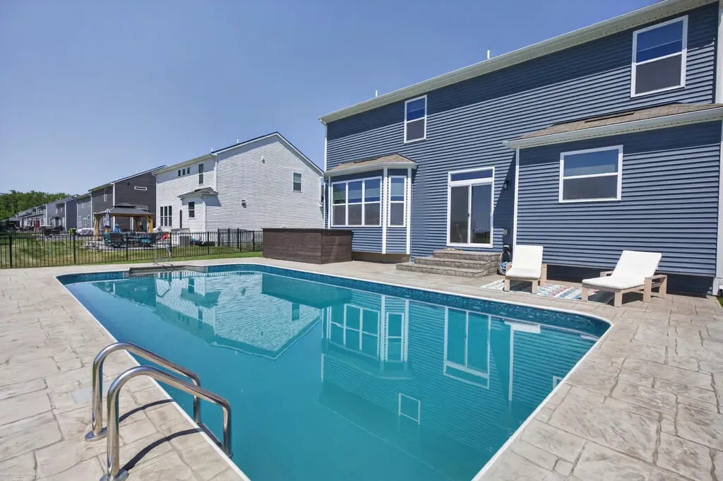 51491 Water Mark Drive Macomb Township MI 48042