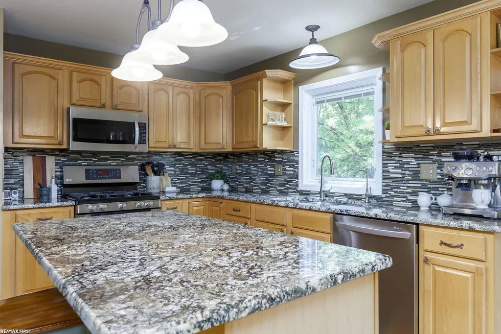 51205 Christine Court Shelby Charter Township MI 48316