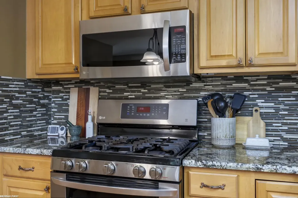 51205 Christine Court Shelby Charter Township MI 48316