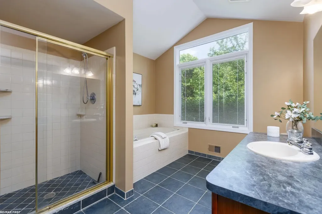 51205 Christine Court Shelby Charter Township MI 48316