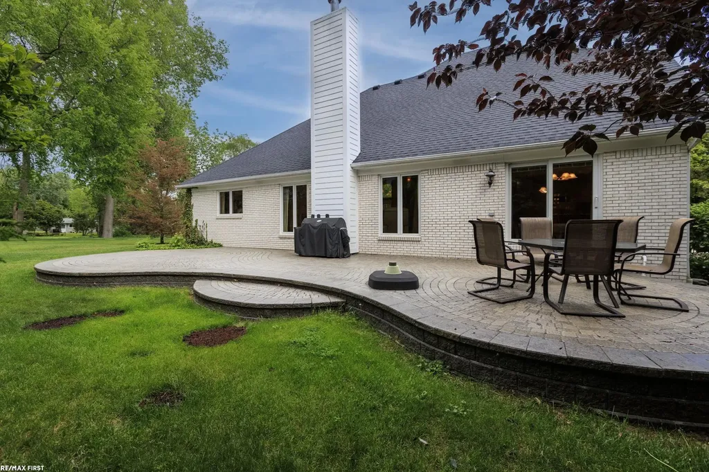 51205 Christine Court Shelby Charter Township MI 48316