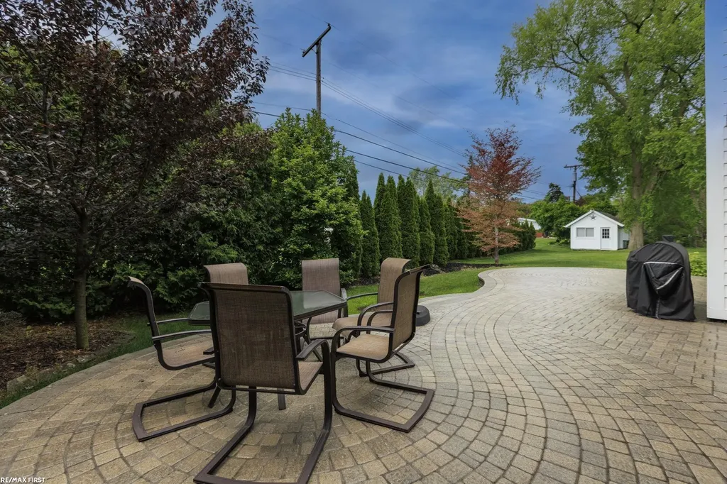 51205 Christine Court Shelby Charter Township MI 48316