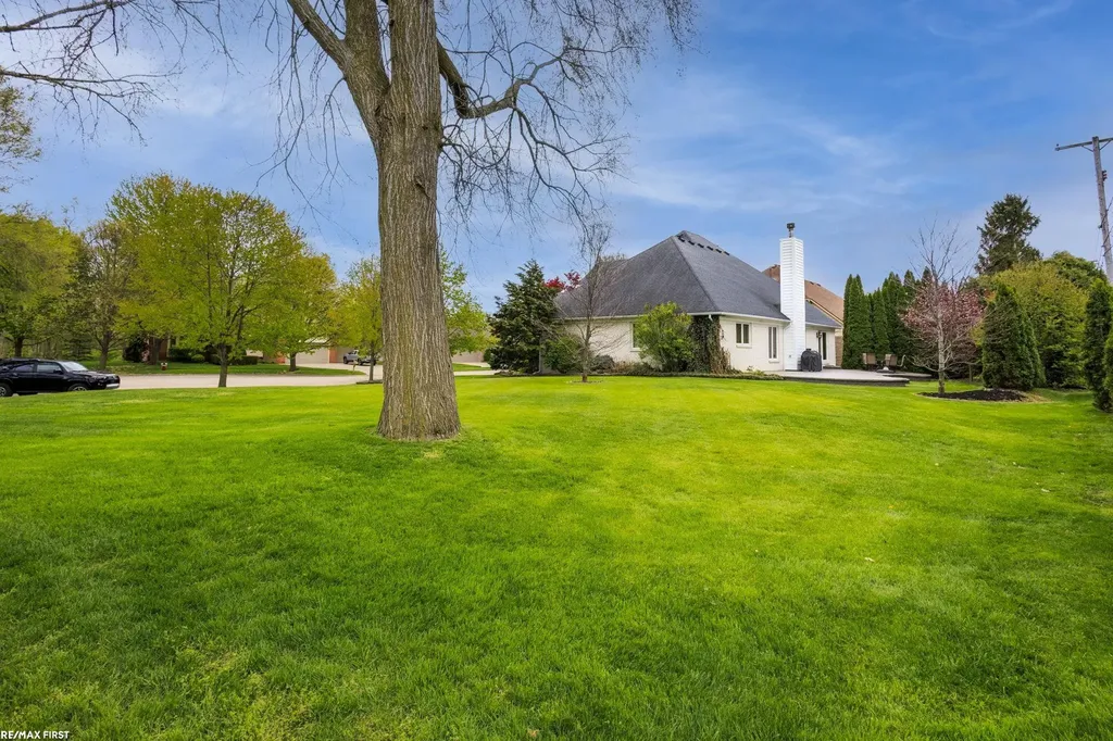 51205 Christine Court Shelby Charter Township MI 48316