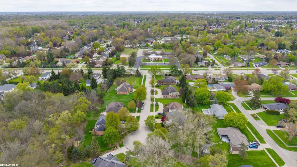 51205 Christine Court Shelby Charter Township MI 48316