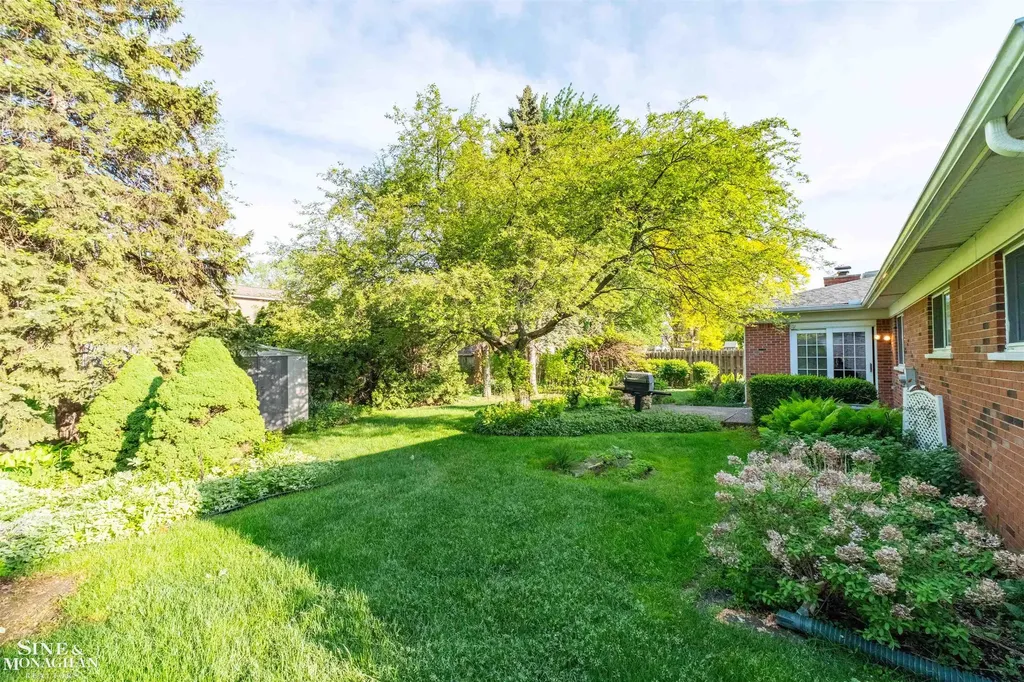 40127 Pallazo Drive Clinton Charter Township MI 48038