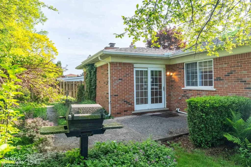 40127 Pallazo Drive Clinton Charter Township MI 48038