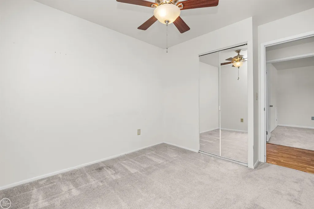 2718 Roundtree Drive Troy City MI 48083