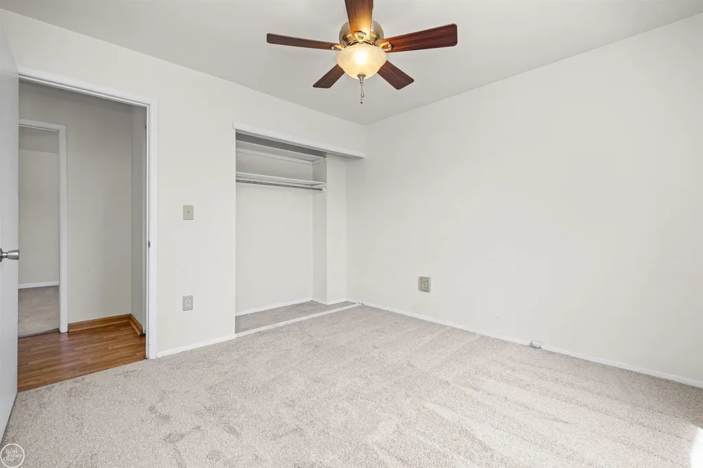 2718 Roundtree Drive Troy City MI 48083