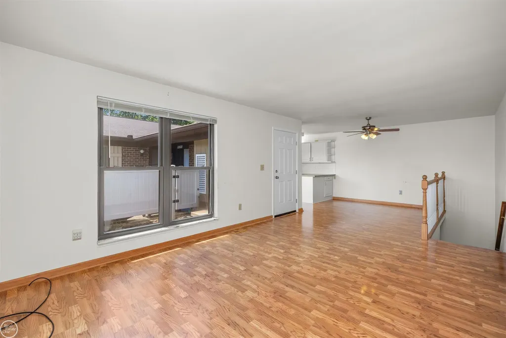 2718 Roundtree Drive Troy City MI 48083