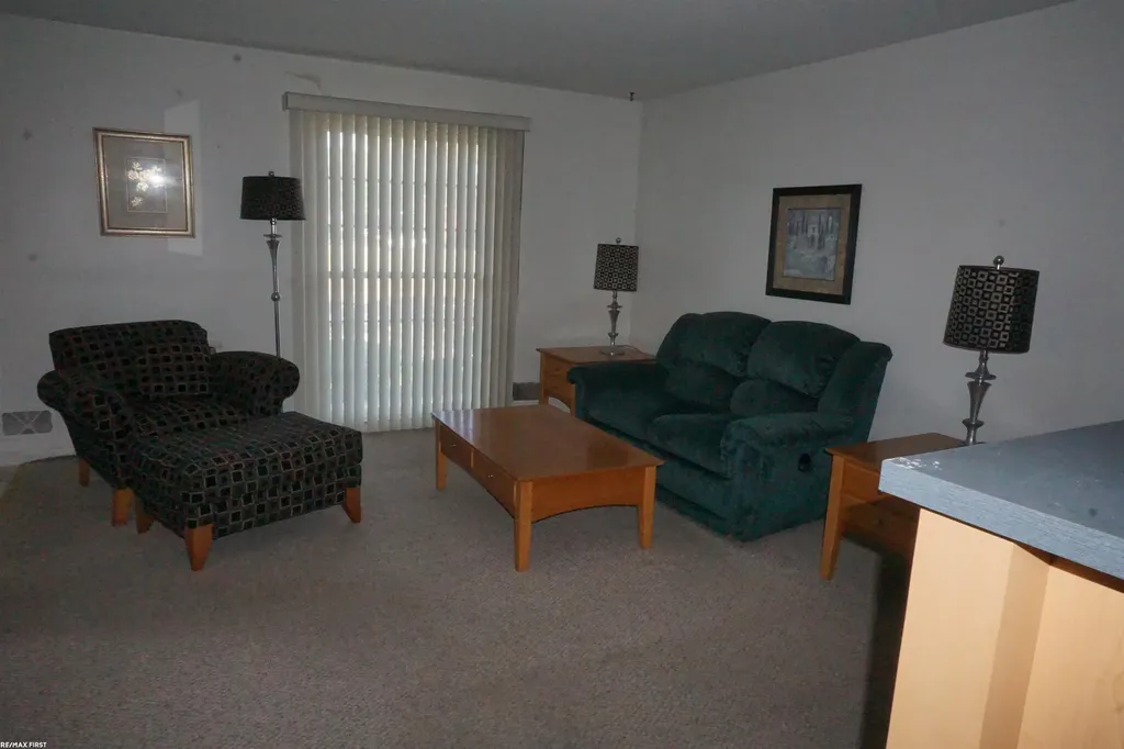 20440 Vernier Road Harper Woods City MI 48225