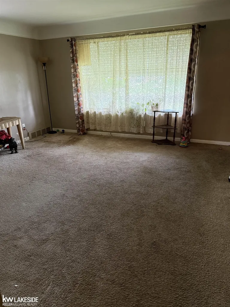 18601 Albion Street Detroit City MI 48234