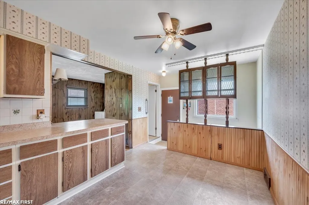 33247 Regal Drive Fraser City MI 48026
