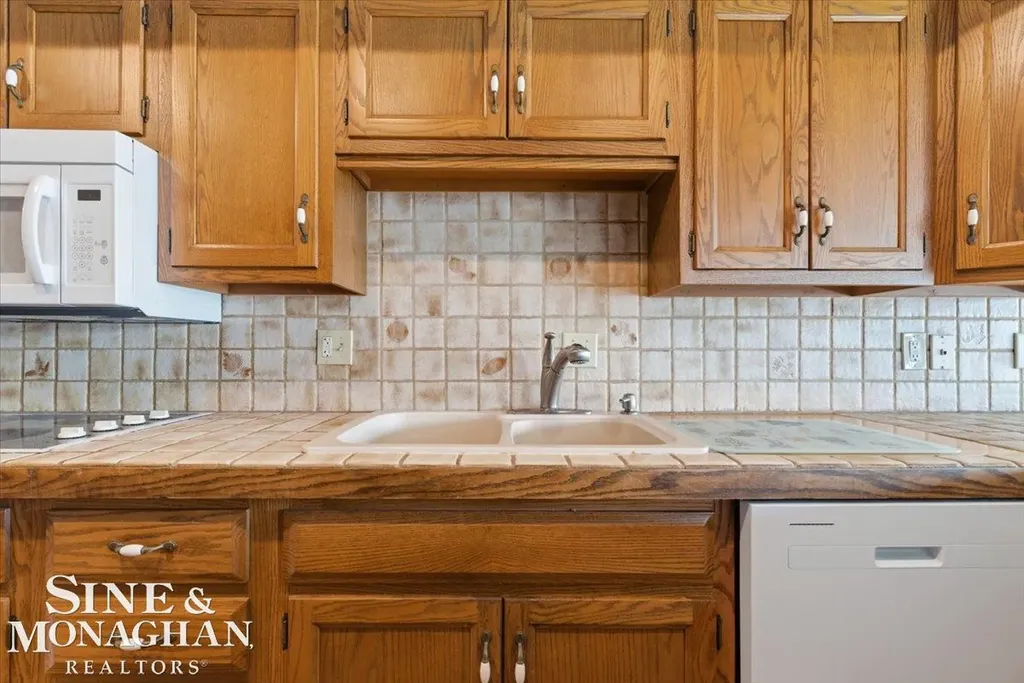 1715 River Road St. Clair Township MI 48079