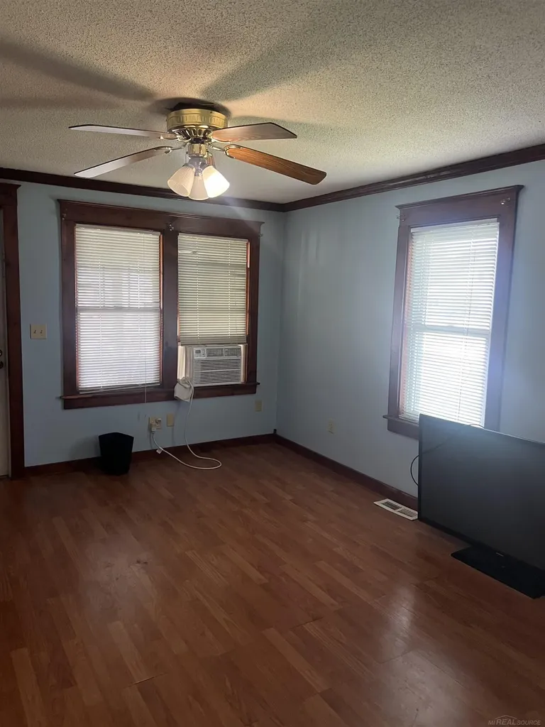 1626 Connecticut Avenue Marysville City MI 48040