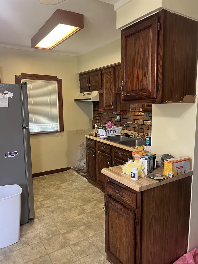 1626 Connecticut Avenue Marysville City MI 48040
